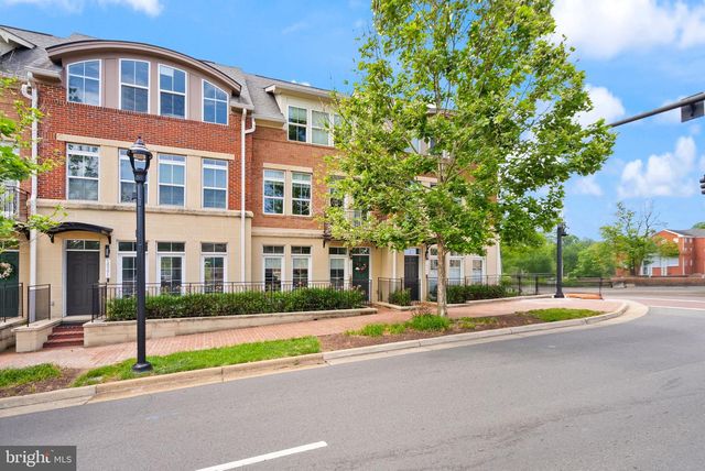 10353 MAIN ST, Fairfax, VA 22030