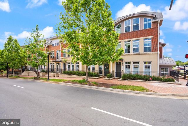 10353 MAIN ST, Fairfax, VA 22030