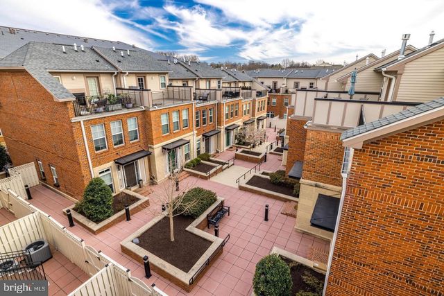 10353 MAIN ST, Fairfax, VA 22030