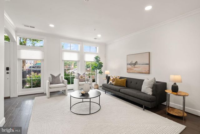 10353 MAIN ST, Fairfax, VA 22030