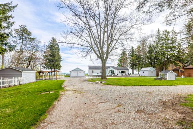 6655 Lakeshore Road, Lexington, MI 48450