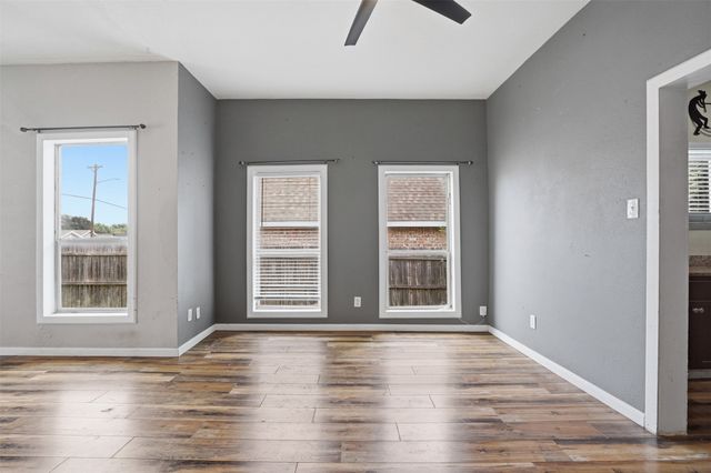 1329 New York Avenue, Fort Worth, TX 76104