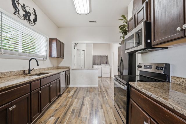1329 New York Avenue, Fort Worth, TX 76104