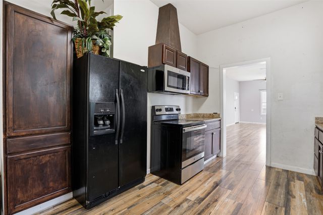 1329 New York Avenue, Fort Worth, TX 76104