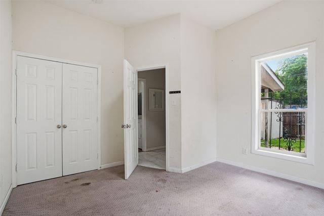 1329 New York Avenue, Fort Worth, TX 76104
