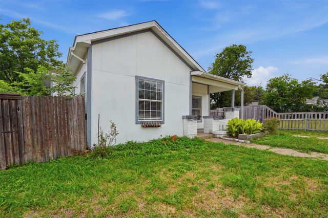 1329 New York Avenue, Fort Worth, TX 76104