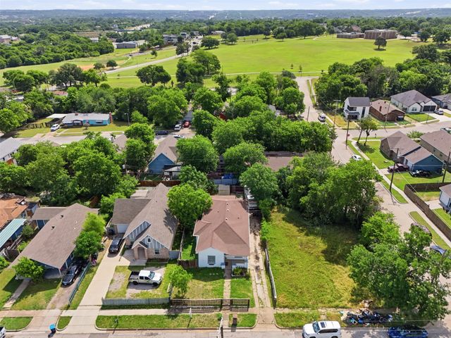 1329 New York Avenue, Fort Worth, TX 76104