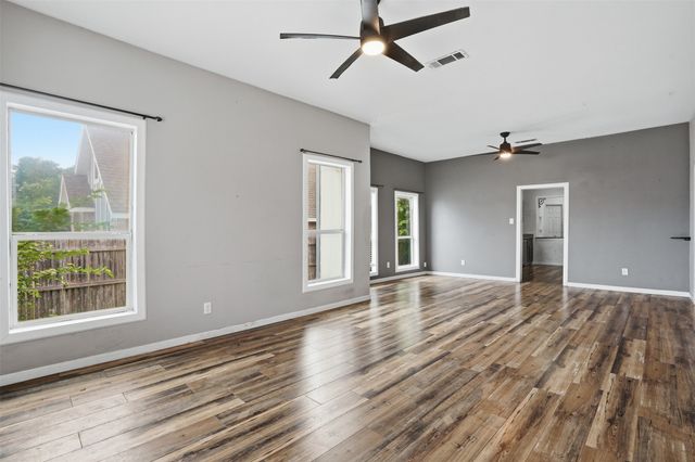 1329 New York Avenue, Fort Worth, TX 76104