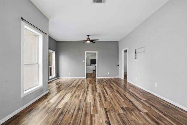 1329 New York Avenue, Fort Worth, TX 76104