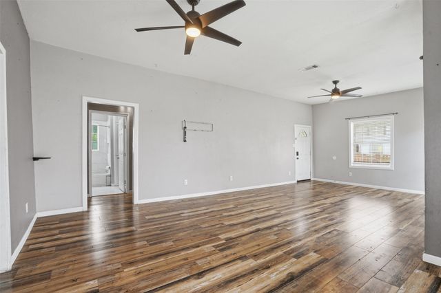 1329 New York Avenue, Fort Worth, TX 76104