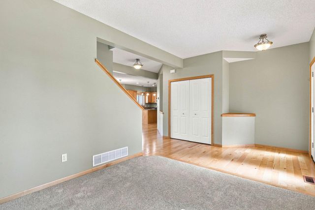 1801 Foothill Trail, Shakopee, MN 55379