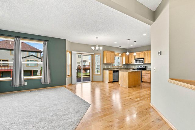 1801 Foothill Trail, Shakopee, MN 55379