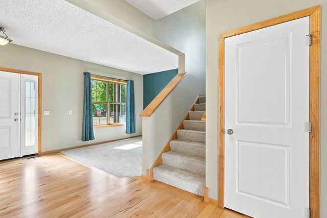 1801 Foothill Trail, Shakopee, MN 55379