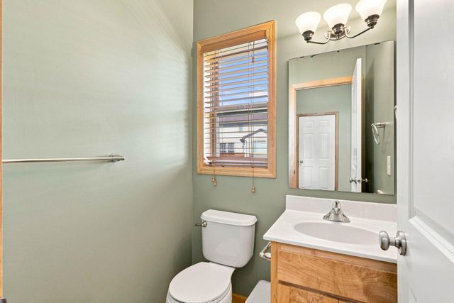 1801 Foothill Trail, Shakopee, MN 55379