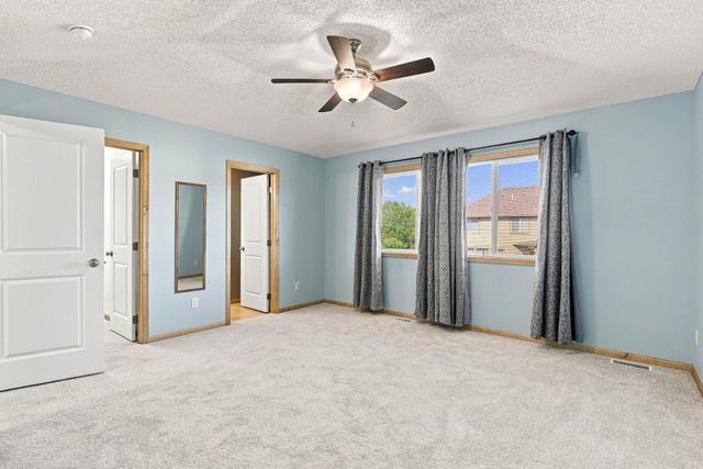 1801 Foothill Trail, Shakopee, MN 55379