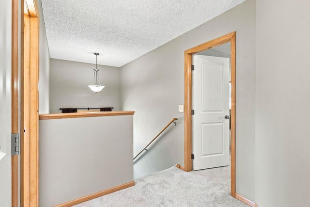 1801 Foothill Trail, Shakopee, MN 55379