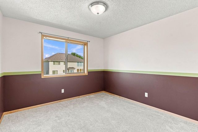 1801 Foothill Trail, Shakopee, MN 55379