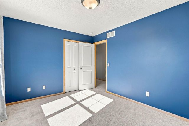 1801 Foothill Trail, Shakopee, MN 55379