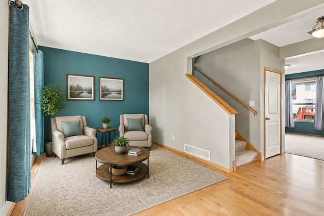 1801 Foothill Trail, Shakopee, MN 55379