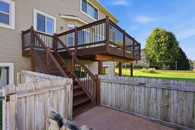 1801 Foothill Trail, Shakopee, MN 55379