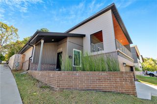 2396 N Freshwater Avenue, Fayetteville, AR 72703