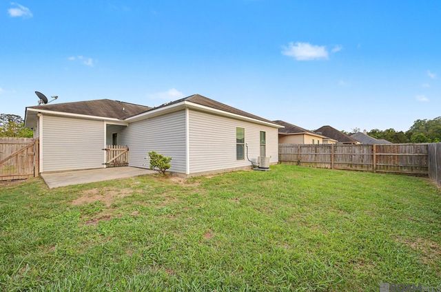32453 Lake Pointe Blvd, Denham Springs, LA 70726