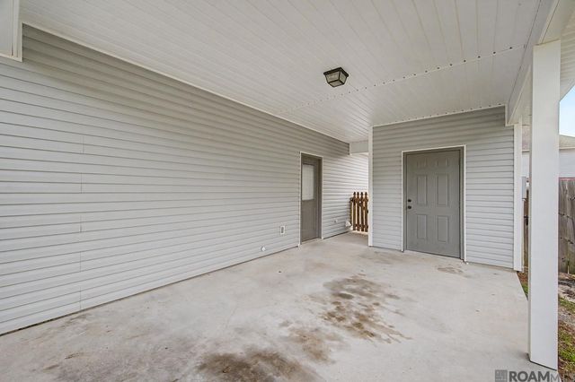 32453 Lake Pointe Blvd, Denham Springs, LA 70726