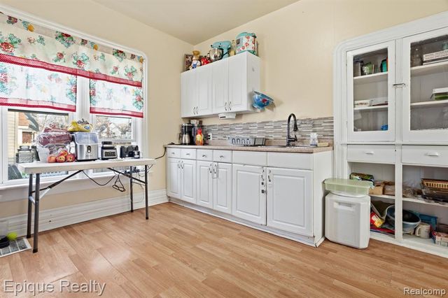 1128 Gillett Street, Port Huron, MI 48060