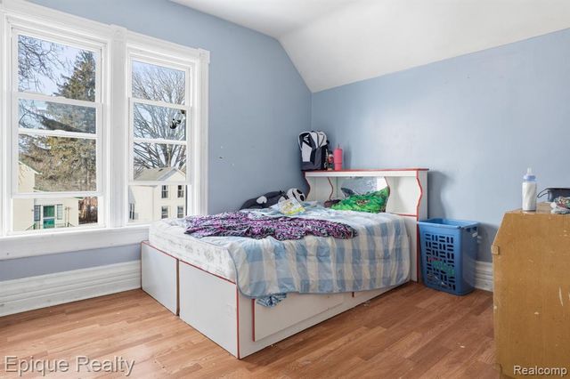 1128 Gillett Street, Port Huron, MI 48060