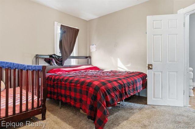 1128 Gillett Street, Port Huron, MI 48060