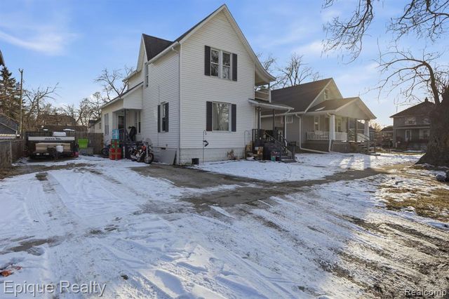 1128 Gillett Street, Port Huron, MI 48060