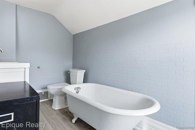 1128 Gillett Street, Port Huron, MI 48060