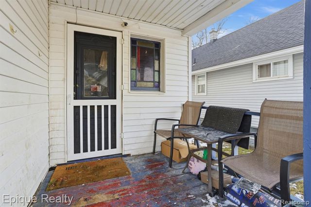 1128 Gillett Street, Port Huron, MI 48060