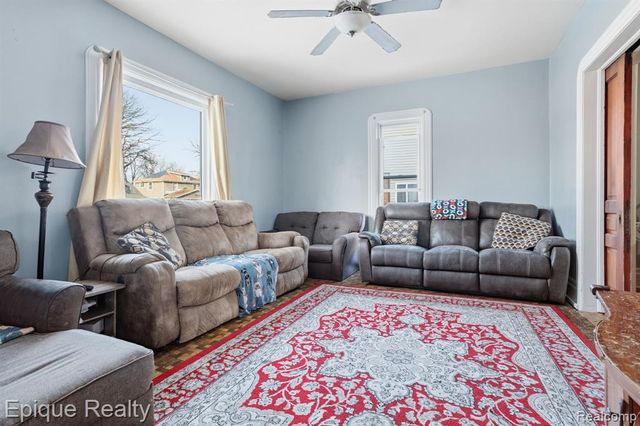 1128 Gillett Street, Port Huron, MI 48060