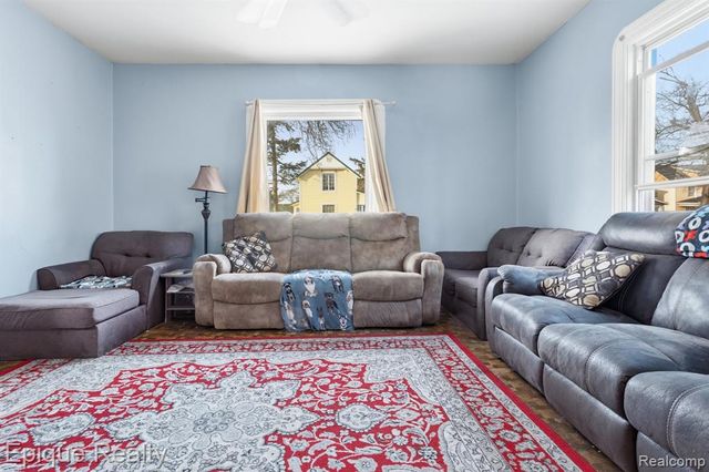 1128 Gillett Street, Port Huron, MI 48060