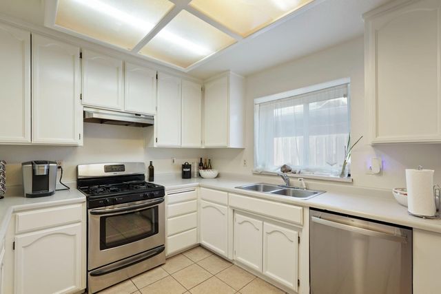 1321 White Owl Ln, Stockton, CA 95215