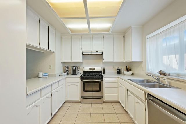 1321 White Owl Ln, Stockton, CA 95215