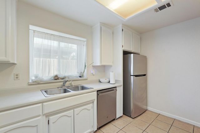 1321 White Owl Ln, Stockton, CA 95215