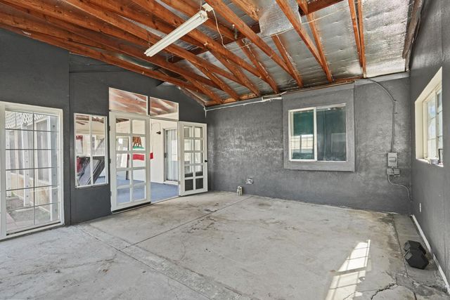 1321 White Owl Ln, Stockton, CA 95215