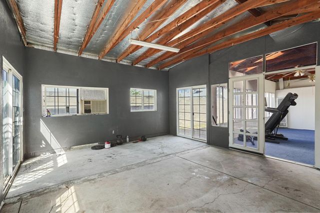 1321 White Owl Ln, Stockton, CA 95215