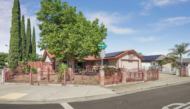 1321 White Owl Ln, Stockton, CA 95215