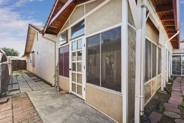 1321 White Owl Ln, Stockton, CA 95215