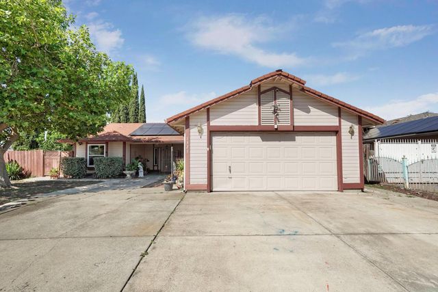 1321 White Owl Ln, Stockton, CA 95215
