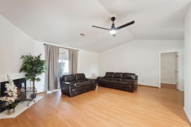 1321 White Owl Ln, Stockton, CA 95215