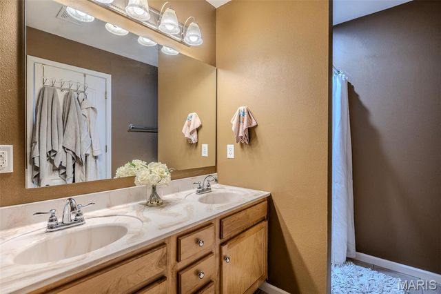 115 Lakeview Court, St Robert, MO 65584