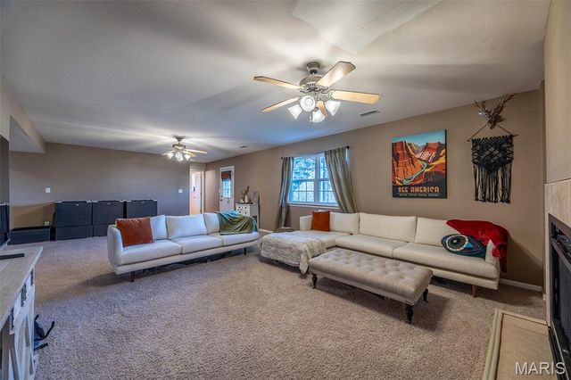 115 Lakeview Court, St Robert, MO 65584