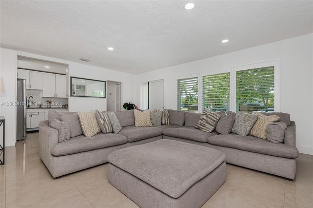 18145 SW 95th Court, Palmetto Bay, FL 33157