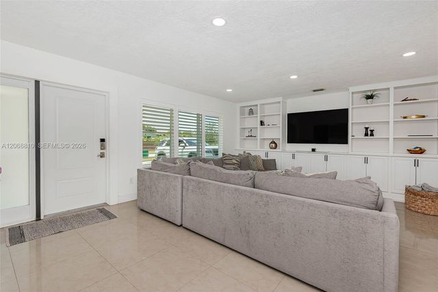 18145 SW 95th Court, Palmetto Bay, FL 33157