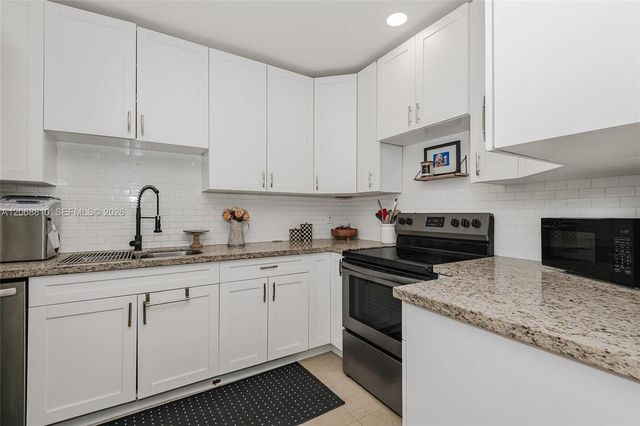 18145 SW 95th Court, Palmetto Bay, FL 33157