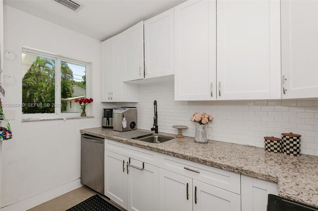 18145 SW 95th Court, Palmetto Bay, FL 33157